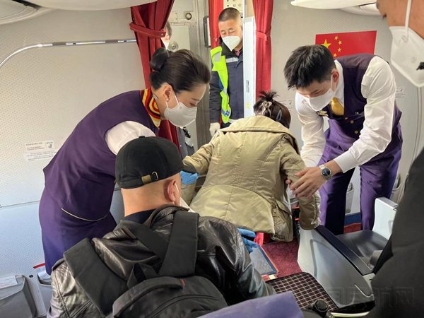福州航空保障腿脚不便旅客顺利出行
