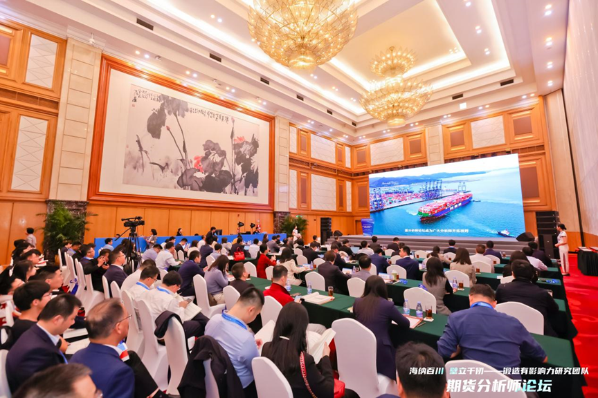 怎么介绍公司团队 a5f6-585806521a1f6770a8b8f4619e17375e.png