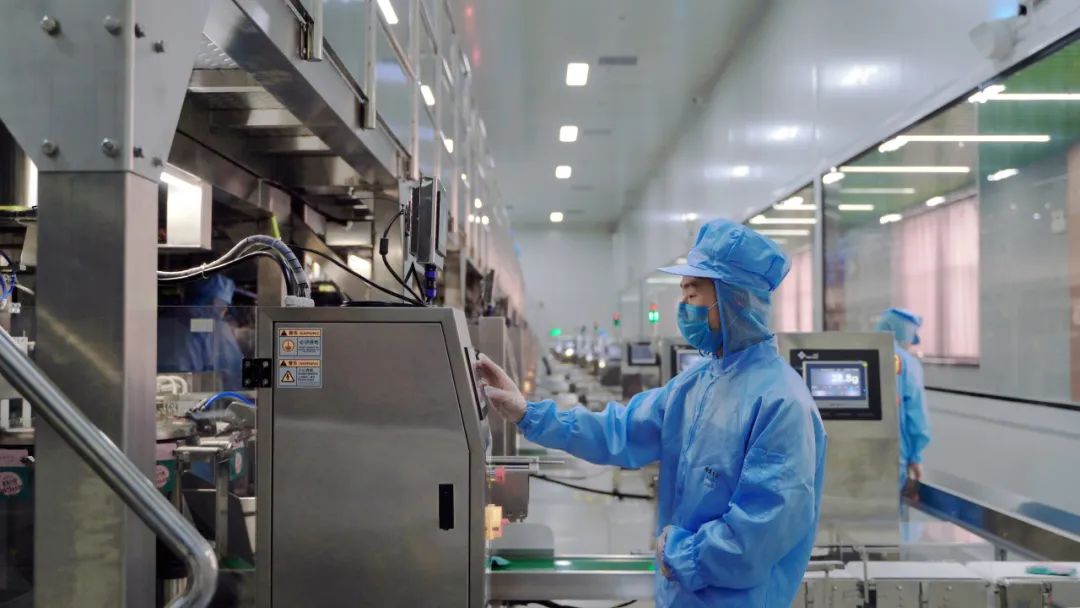 三只松鼠的核心竞争力，是足够笨