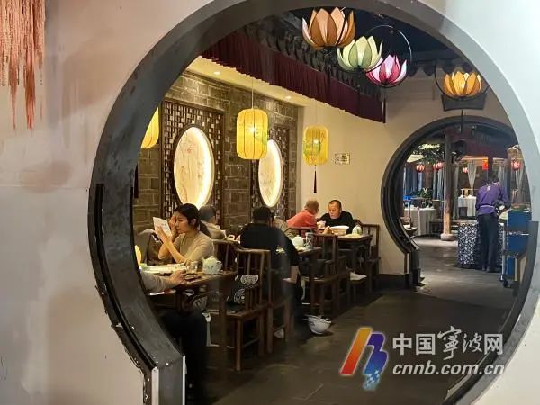 市民正在用餐。