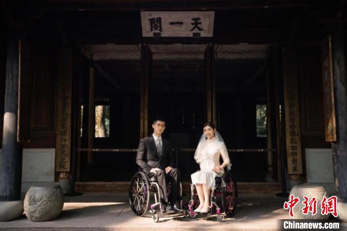 朱宇杰、樊笑夫妻。受访者供图