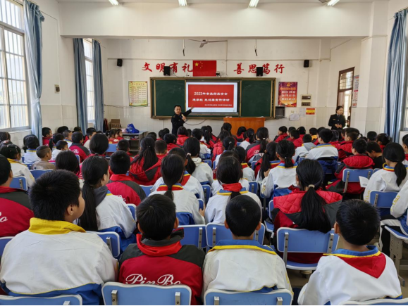 广西崇左市开展“安全用药、健康为民”为主题科普宣传活动