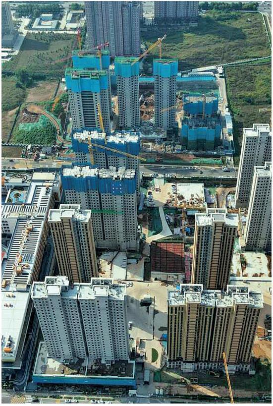 12月5日,航拍西安航天基地东兆余安置项目。