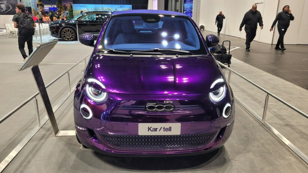 三辆菲亚特 500e 概念车共拍出 60 万美元高价,Kartell 版最受欢迎