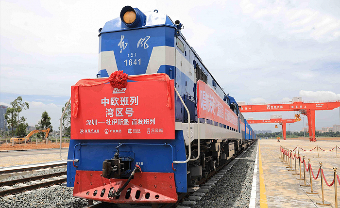 “湾区号”从深圳平湖南站首发 成中国运距最长中欧班列之一 图源:视觉中国