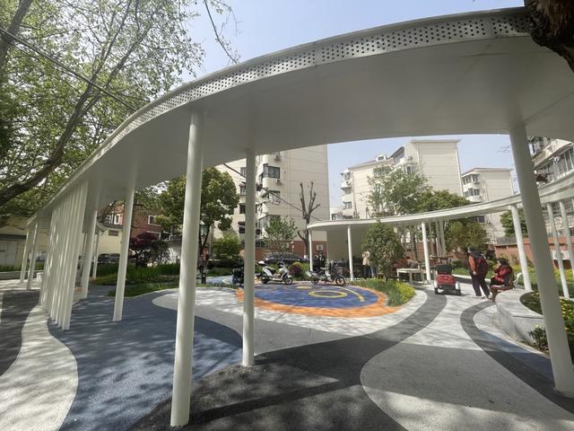 改造后东湾小区公共空间 舒抒 摄