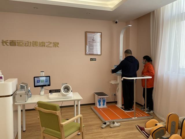 东湾徐浦党群服务中心长者健康运动之家 舒抒 摄