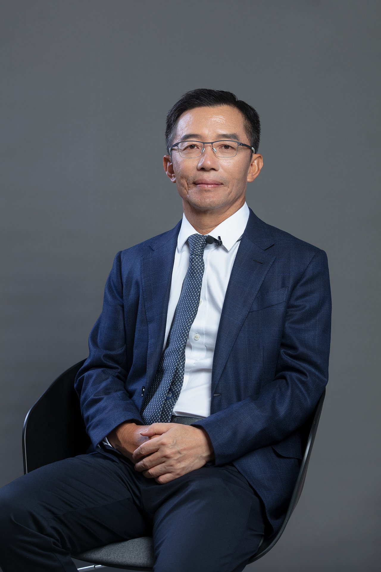 图为神农集团董事长何祖训