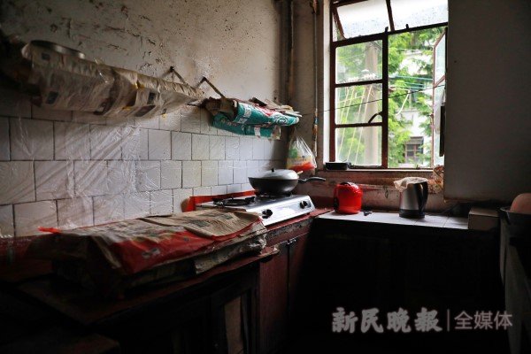 图说:蕃瓜弄几户合用的厨房