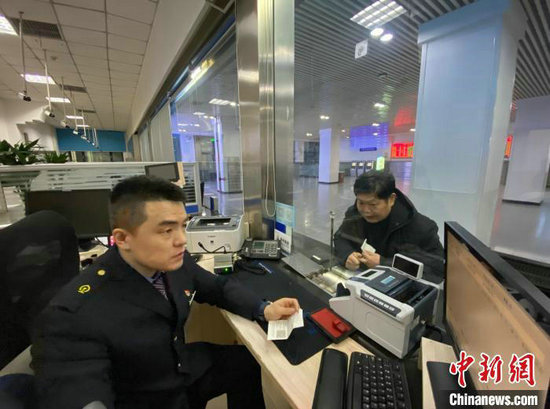 王宇在日常工作中 哈铁供图