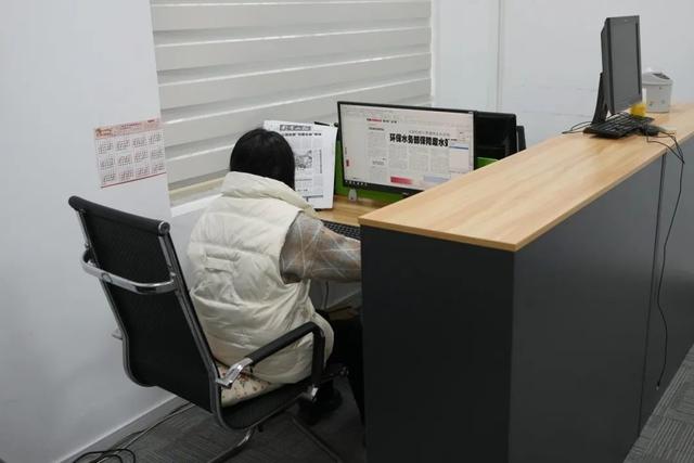 △新报纸排版间
