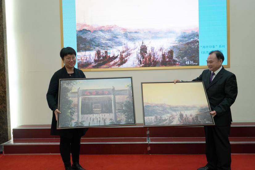 ▲黄埔区城市代表广州市黄埔区文化馆副馆长姚蕾(左)、袁桂扬(右)