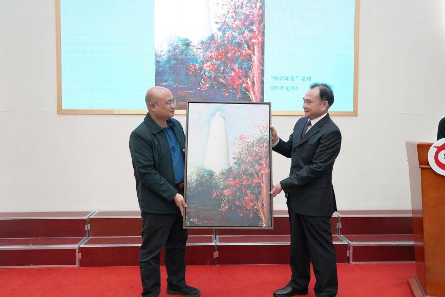 ▲越秀区城市代表广州市越秀区光塔街道工委主任李健坤(左)、袁桂扬(右)