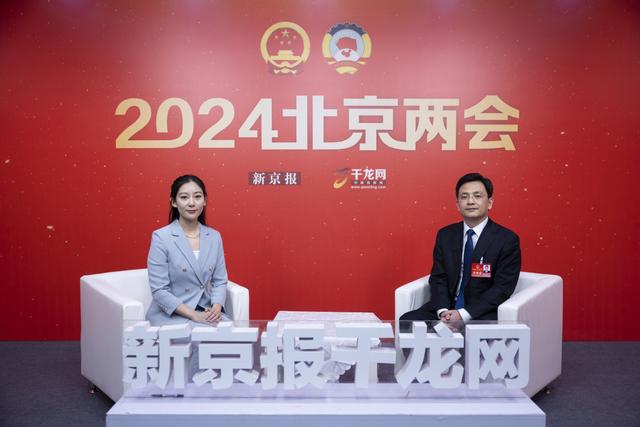 市人大代表,东城区委副书记、区长周金星做客新京报千龙网访谈间。新京报记者 陶冉 摄