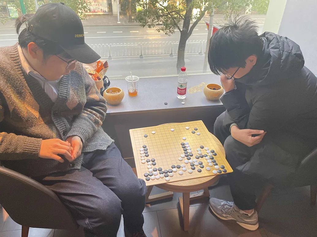 下棋的人