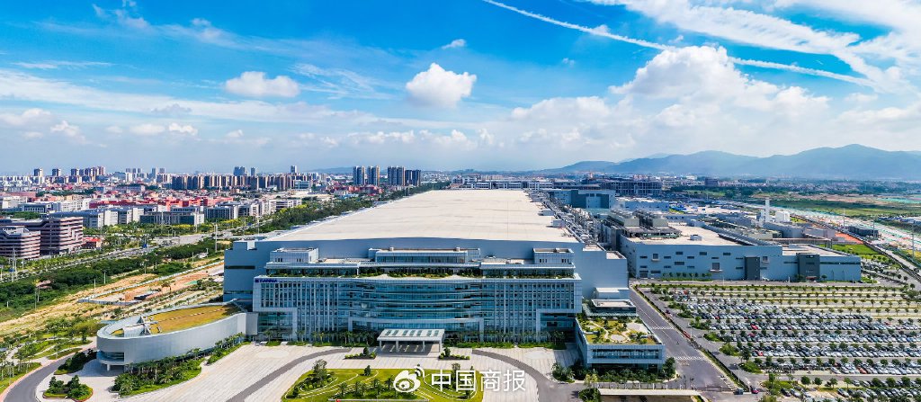 位于翔安的天马第6代柔性AMOLED生产线项目。黄嵘/摄