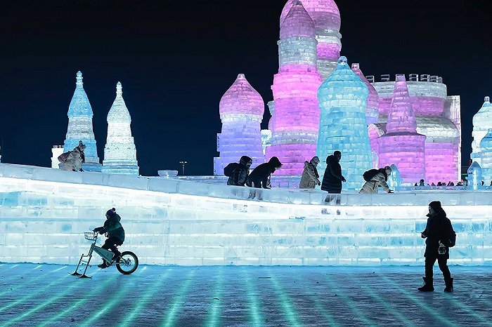 冰雪大世界一角,有一种梦幻感。