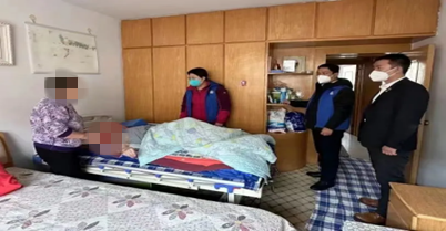 图:新华保险在呼和浩特开展公益慰问