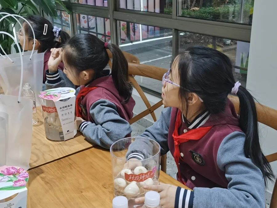 黄浦市民园艺中心定期举办老百姓喜闻乐见的植物科普交流活动。陈玺撼摄