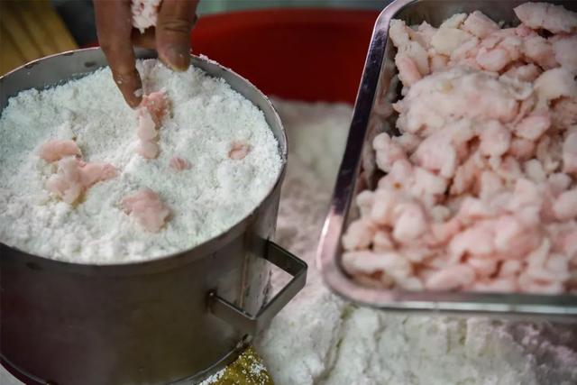 米粉是怎么磨出来的 28be-052b42eb2ac5a1b2c6471a822a5c42a0.jpg