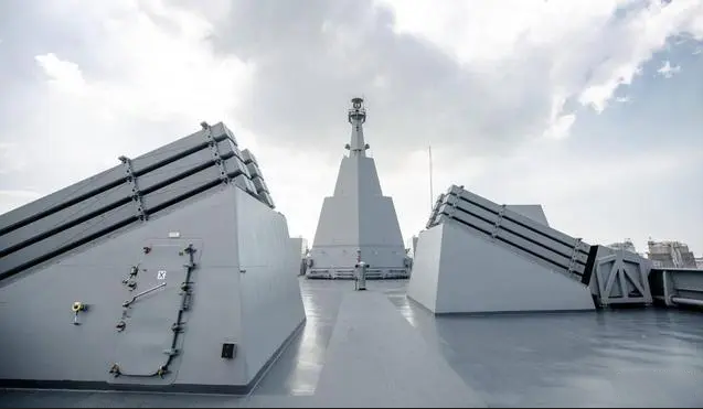 台軍玉山軍艦上安裝的16聯裝的海劍2型防空導彈