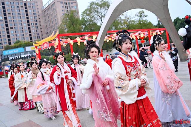 灯会汉服穿搭视频教学,灯会汉服穿搭视频教学大全