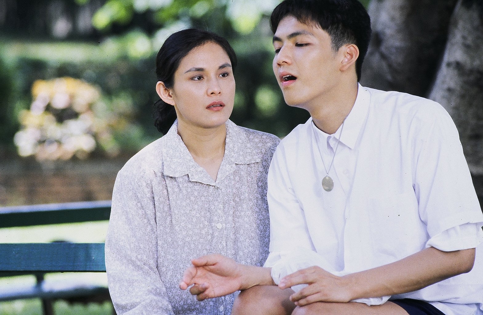 李影与钟汉良、郑秀文在《亲恩情未了》中