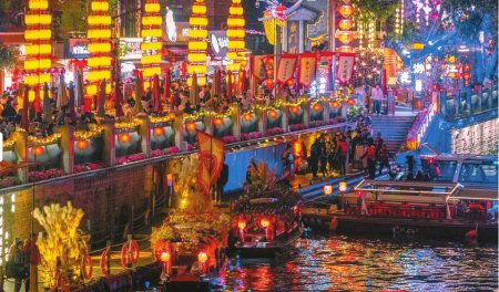 夜游锦江。杨涛摄