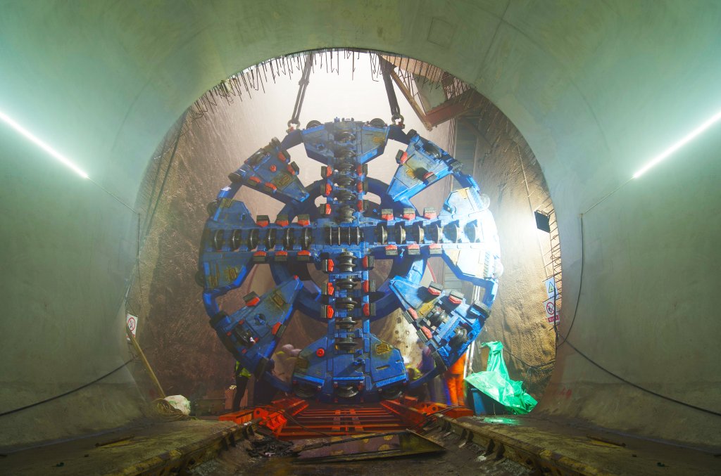 重庆轨道4号线西延伸段“红岩号”TBM。中国电建供图