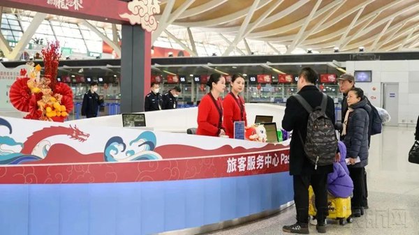 上海两场做好春运旅客服务引导