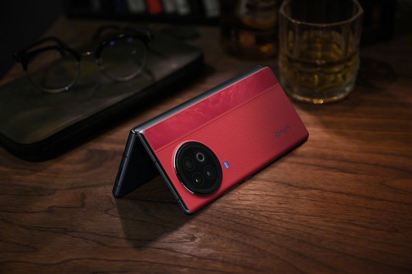 vivo折叠屏手机x fold3 8d2b-bd8edb326df9ad5f7118b5dcb2cbe7d5.jpg