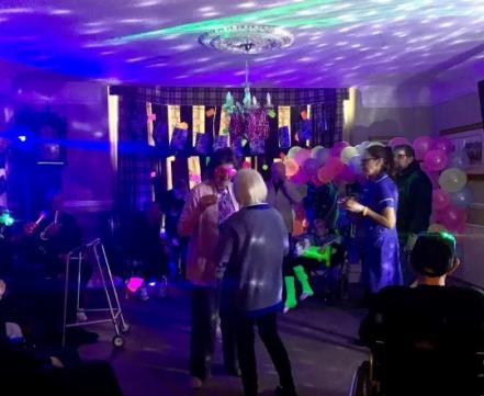 装饰生日派对直播 eed7-2bb4d6d214b8ae4ae1dab8e3e5377aa2.jpg