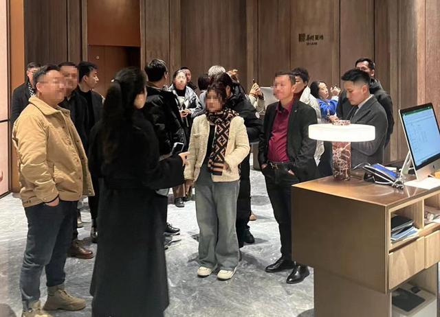 观宸售房部现场图