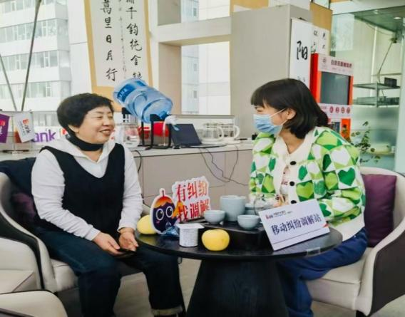 光大银行长春分行走进营业网点现场答疑,并帮助客户妥善解决纠纷