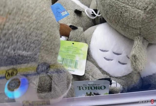 ▲ 部分娃娃虽有标签,但无有效的生产信息