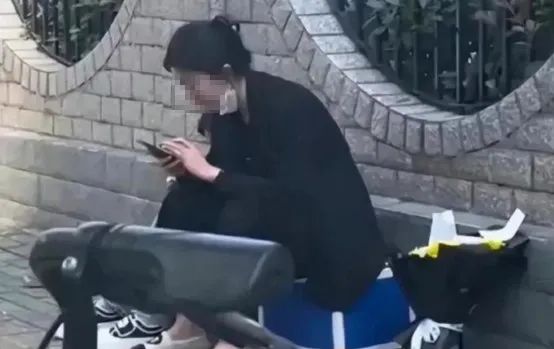 网络暴力跳楼 d828-876030a19fa14baf085f2f958d0e2368.jpg