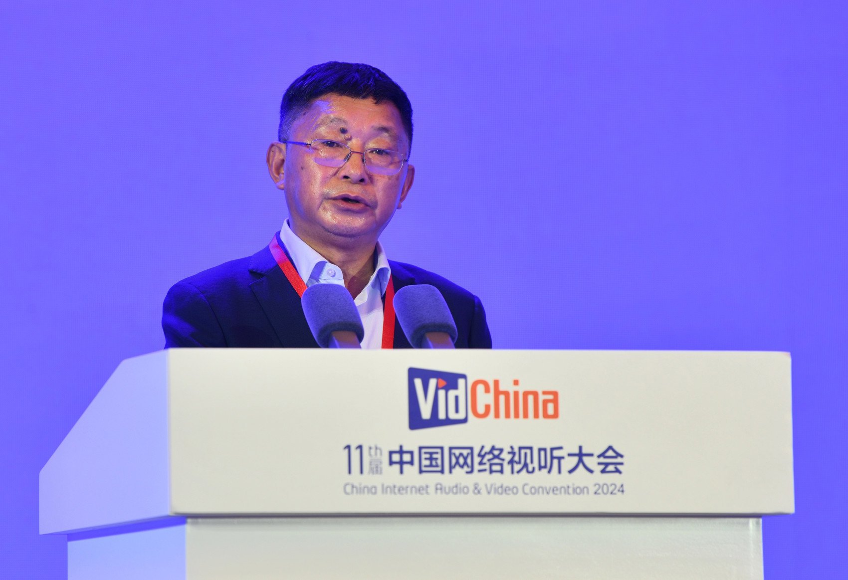 阿来在开幕式上作主题演讲(四川在线记者 华小峰 摄)