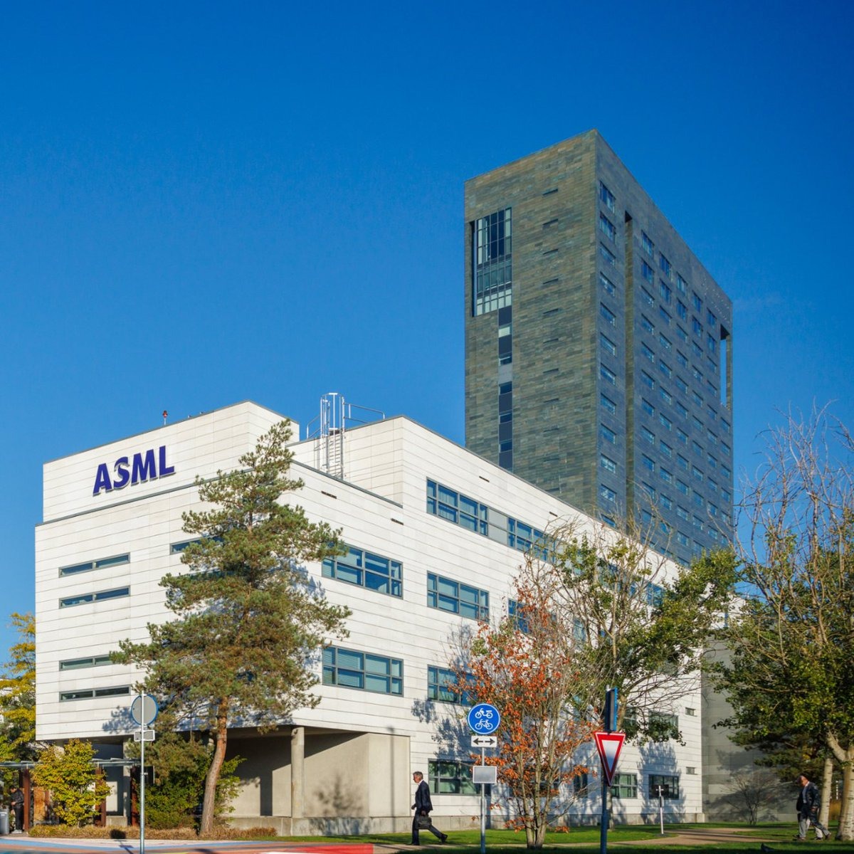 荷兰政府计划拨款 25 亿欧元挽留 ASML、恩智浦，改善当地芯片行业营商环境