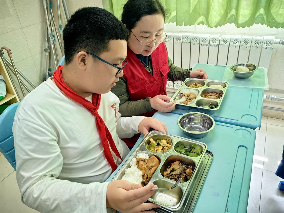 家长体验午餐