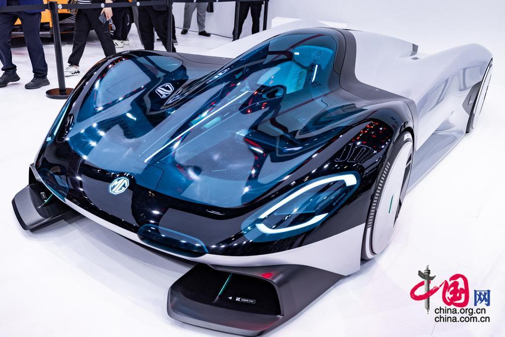 造型中場科幻的名爵MG EXE181概念車亮相北京車展，該車呈現了未來感的超跑風格。中國網記者 鄭亮攝