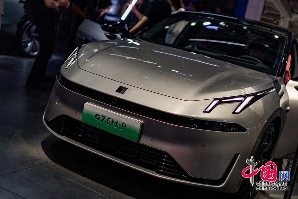 領克品牌首款B級插電混動轎車——領克 07 EM-P 正式亮相2024北京車展。中國網記者 鄭亮攝