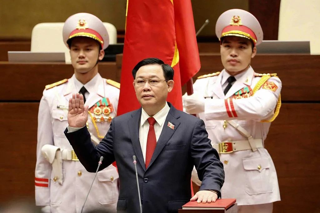 當地時間2021年3月31日，越南河內，王庭惠宣誓就任越南國會主席一職。（資料圖）圖/視覺中國
