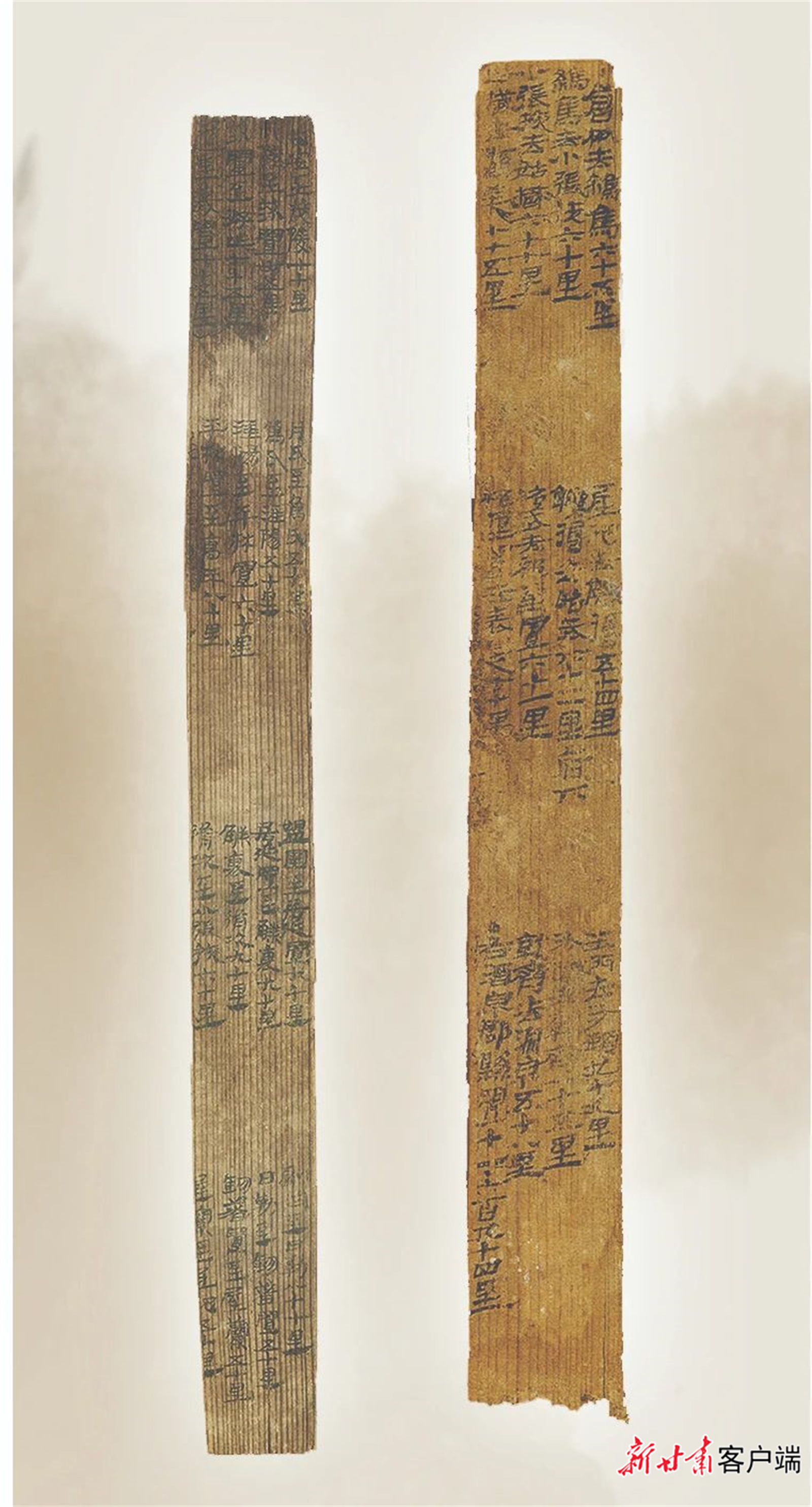 甘肅簡牘博物館藏漢簡居延里程簡（左）和懸泉里程簡。（圖片由甘肅簡牘博物館提供）