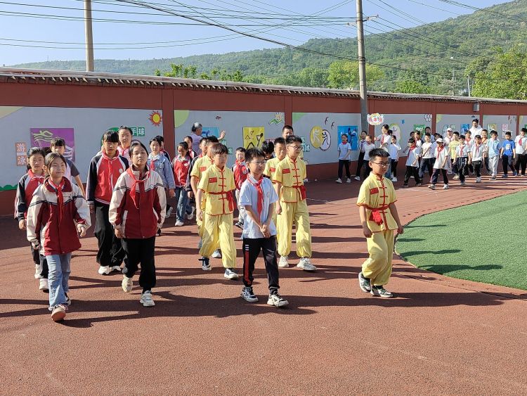 进行曲节拍 8271-7d08754738ecb5b5cc8d1f2e5c103699.jpg