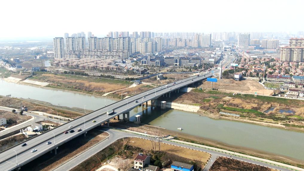 這是連接來安縣汊河鎮和南京市江北新區的汊河大橋（2023年3月2日攝，無人機照片）。新華社發（孫駿 攝）