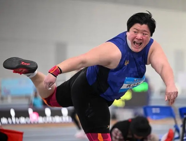 2024年3月29日，鞏立姣在全國室內田徑錦標賽女子鉛球決賽中。新華社記者 趙子碩攝