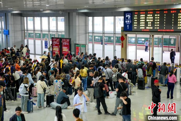 圖為4月29日的鐵路成都南站。中國鐵路成都局集團有限公司 供圖