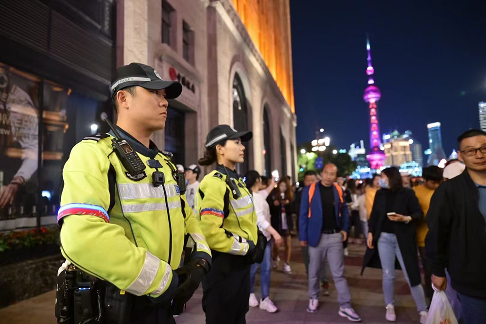 黄浦警方在外滩区域进行安全保障工作。黄浦公安 供图