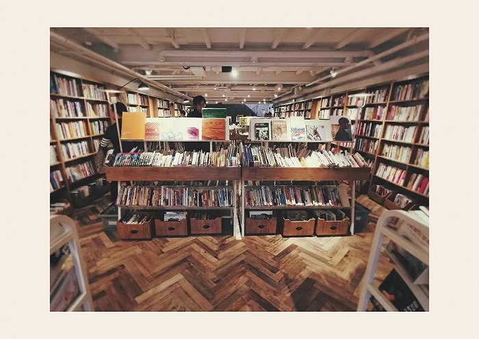 ▲ 多抓鱼北京大望路店,猫助非常懂文艺青年们想要的调性和社区氛围。图 / 多抓鱼公众号