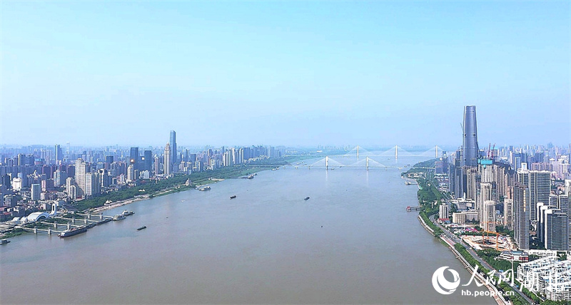 武漢，一座橋連接的城市。人民網記者 王郭驥攝
